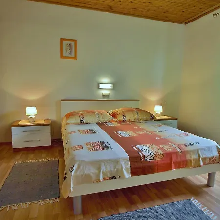 Apartment Biserka